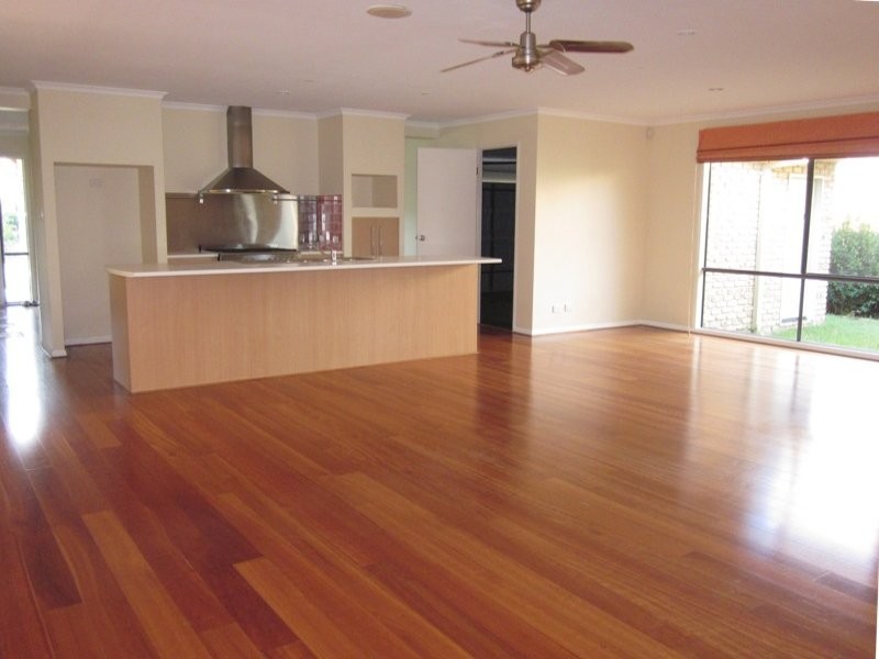 32 Santa Isobela, Pacific Pines QLD 4211