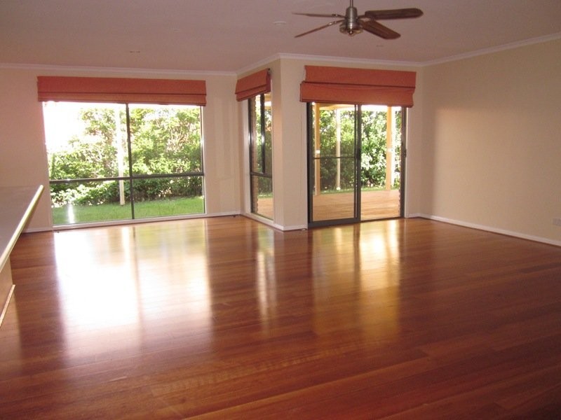 32 Santa Isobela, Pacific Pines QLD 4211