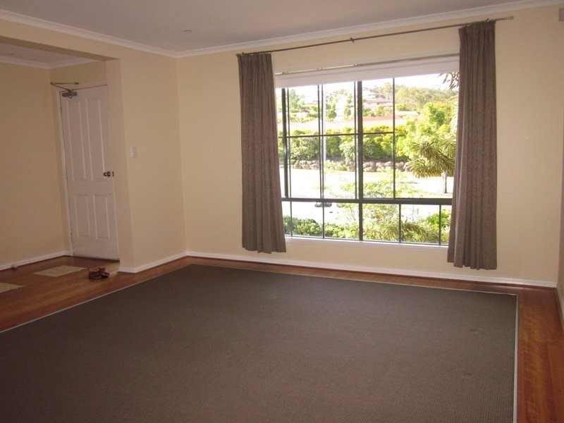 32 Santa Isobela, Pacific Pines QLD 4211