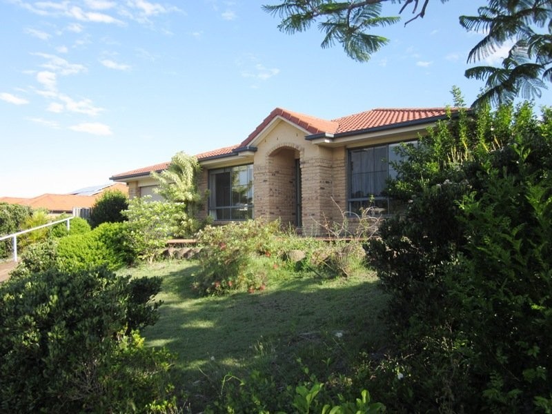 32 Santa Isobela, Pacific Pines QLD 4211