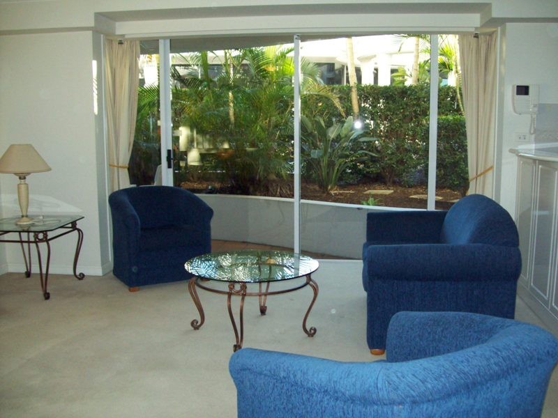 24 Queensland Ave, Broadbeach QLD 4218