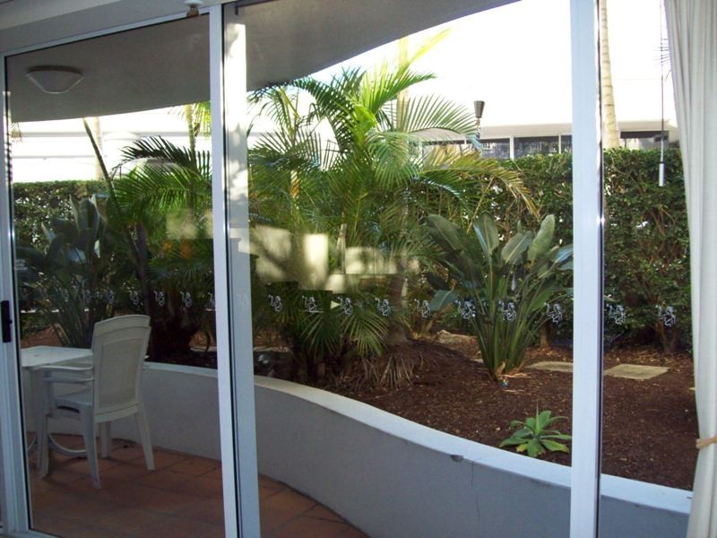 24 Queensland Ave, Broadbeach QLD 4218