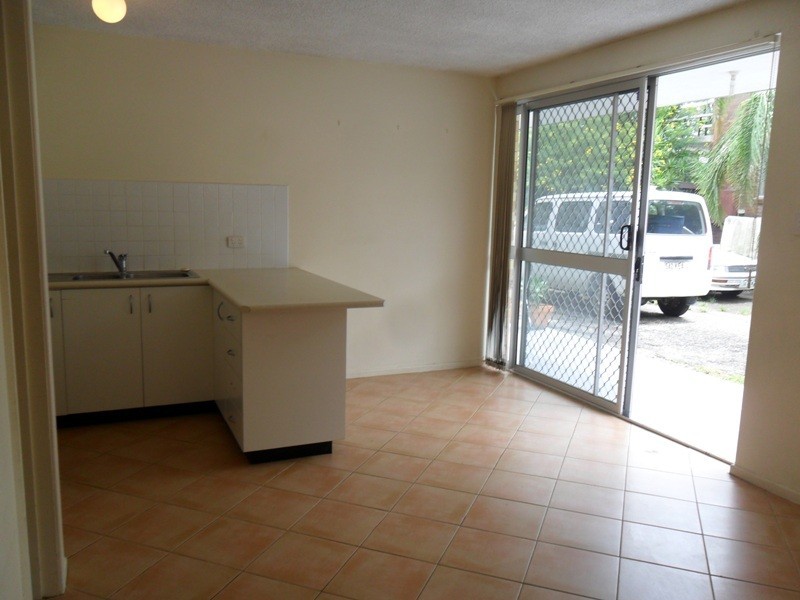 3/11 LEONARD AVE, Surfers Paradise QLD 4217