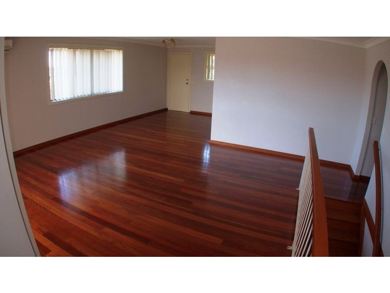25 GRETEL DR, Mermaid Waters QLD 4218