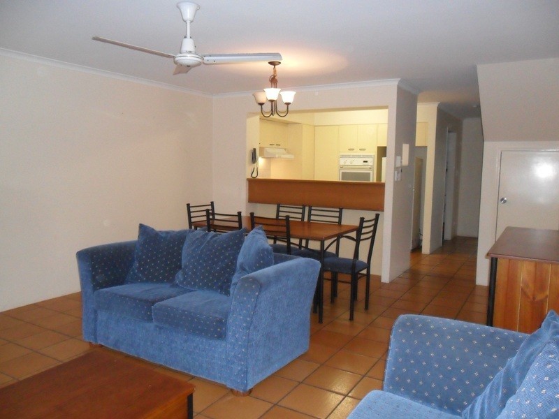 29/16 CRESCENT AVE, Mermaid Beach QLD 4218