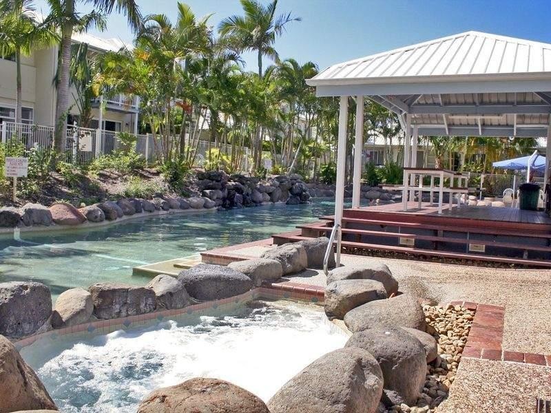 29/16 CRESCENT AVE, Mermaid Beach QLD 4218