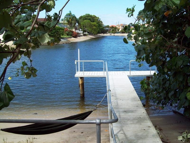 2/17 HAVANA KEY, Broadbeach Waters QLD 4218