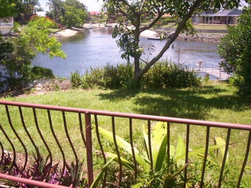 2/17 HAVANA KEY, Broadbeach Waters QLD 4218