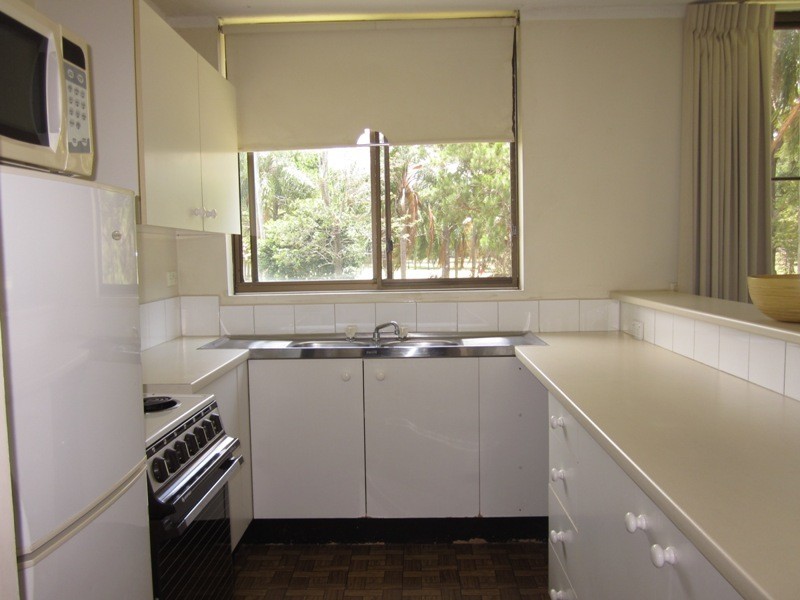 Clear Island Waters QLD 4226