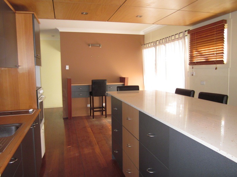 182 HEDGES AVE, Mermaid Beach QLD 4218