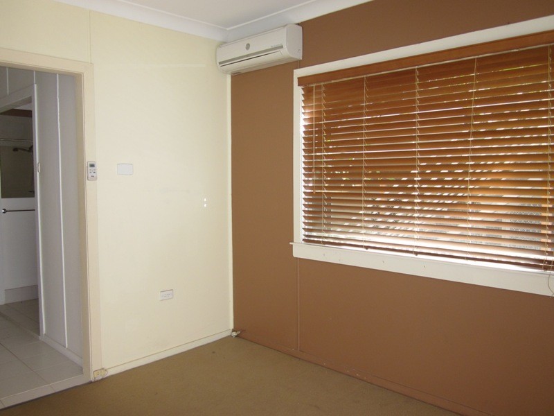 182 HEDGES AVE, Mermaid Beach QLD 4218
