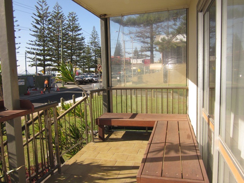 182 HEDGES AVE, Mermaid Beach QLD 4218