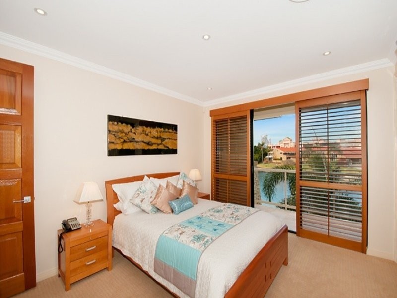 Broadbeach Waters QLD 4218