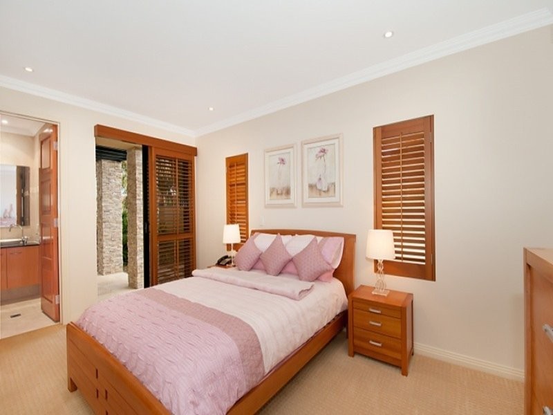 Broadbeach Waters QLD 4218