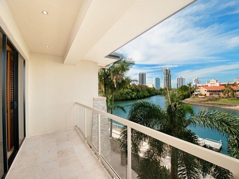 Broadbeach Waters QLD 4218