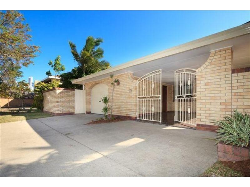 10 MIDSHIPMAN CRT, Paradise Waters QLD 4217