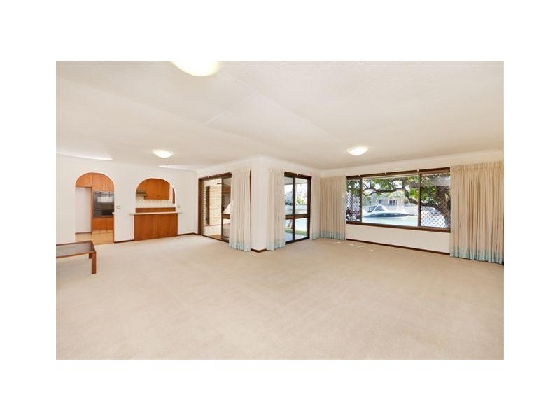 10 MIDSHIPMAN CRT, Paradise Waters QLD 4217