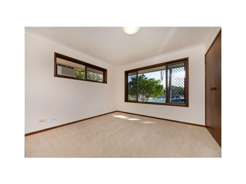 10 MIDSHIPMAN CRT, Paradise Waters QLD 4217