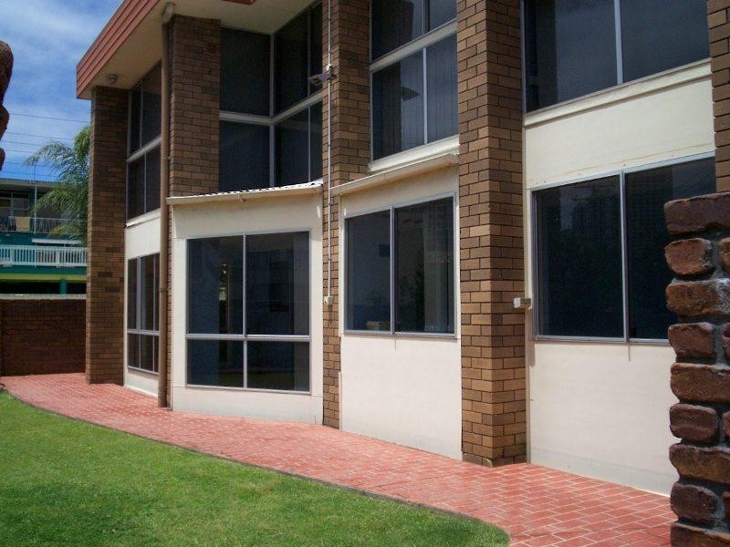 1/35 WATSON ESPLANADE, Surfers Paradise QLD 4217