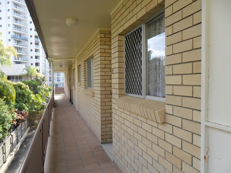 29 OLD BURLEIGH RD, Surfers Paradise QLD 4217