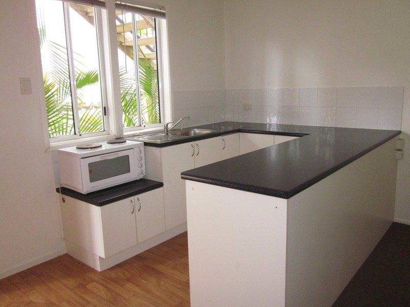 1/34 ARMRICK AVE, Broadbeach QLD 4218
