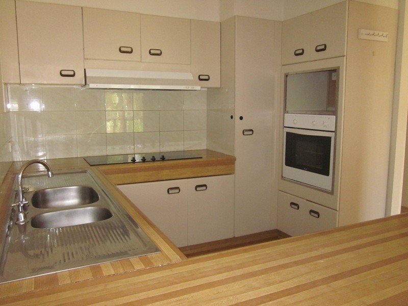 8 QUEENSLAND AVE, Broadbeach QLD 4218