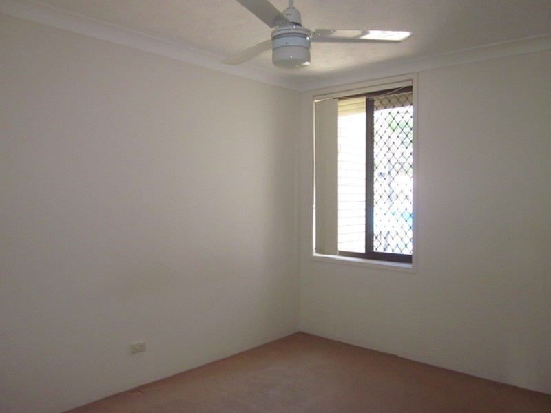 8 QUEENSLAND AVE, Broadbeach QLD 4218