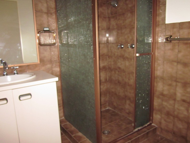 8 QUEENSLAND AVE, Broadbeach QLD 4218