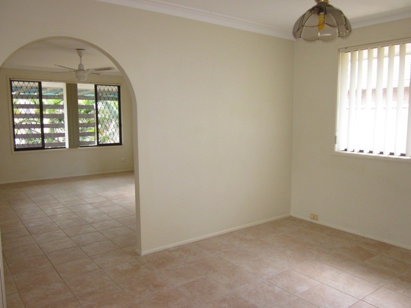 23 ALEC AVE, Mermaid Waters QLD 4218