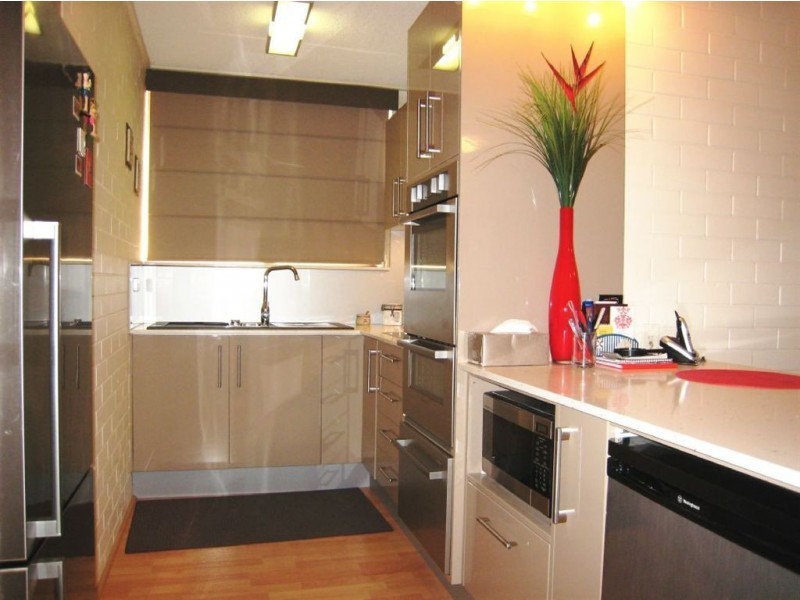 14/21 OLD BURLEIGH RD, Surfers Paradise QLD 4217