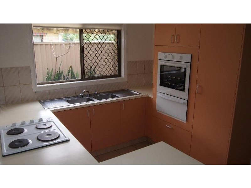 1/12 KOOMOOLOO CRT, Mermaid Waters QLD 4218