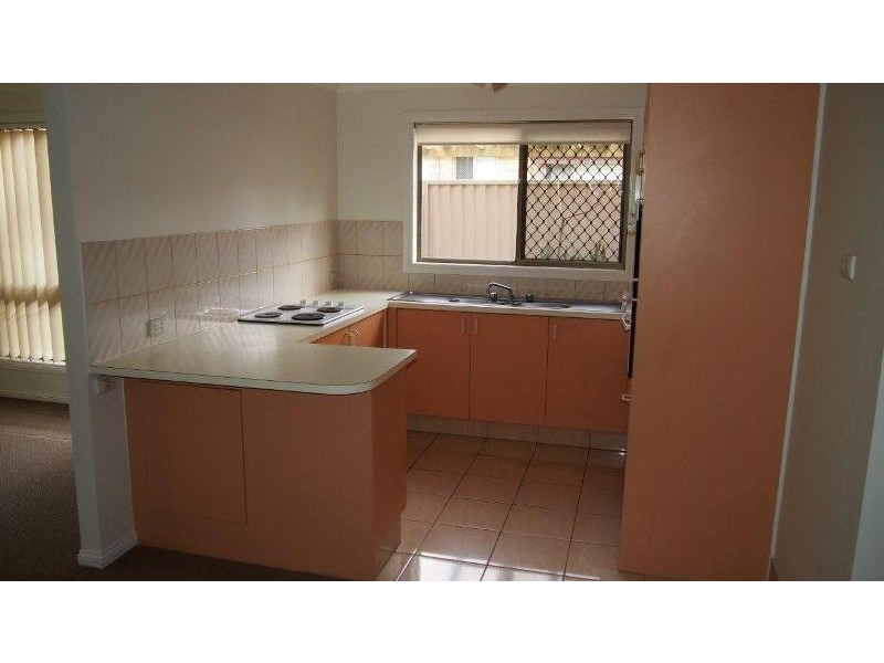 1/12 KOOMOOLOO CRT, Mermaid Waters QLD 4218