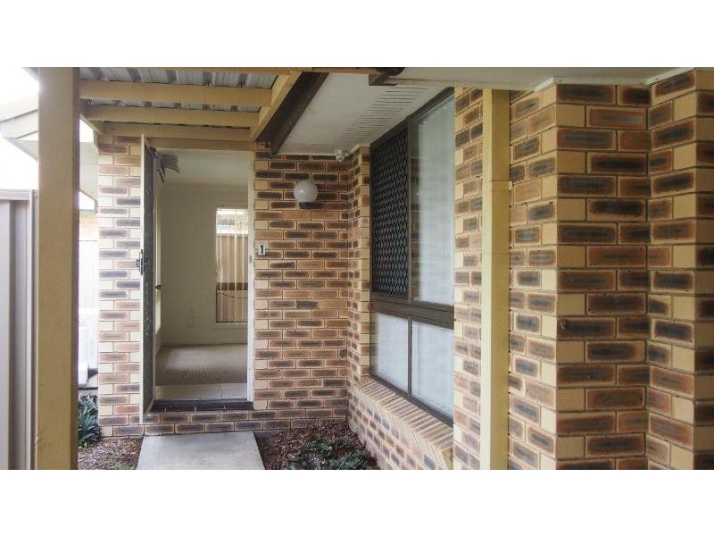 1/12 KOOMOOLOO CRT, Mermaid Waters QLD 4218