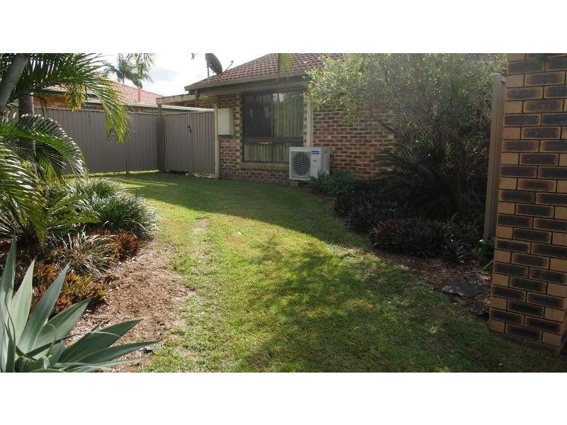 1/12 KOOMOOLOO CRT, Mermaid Waters QLD 4218