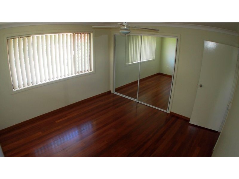 25 GRETEL DR, Mermaid Waters QLD 4218