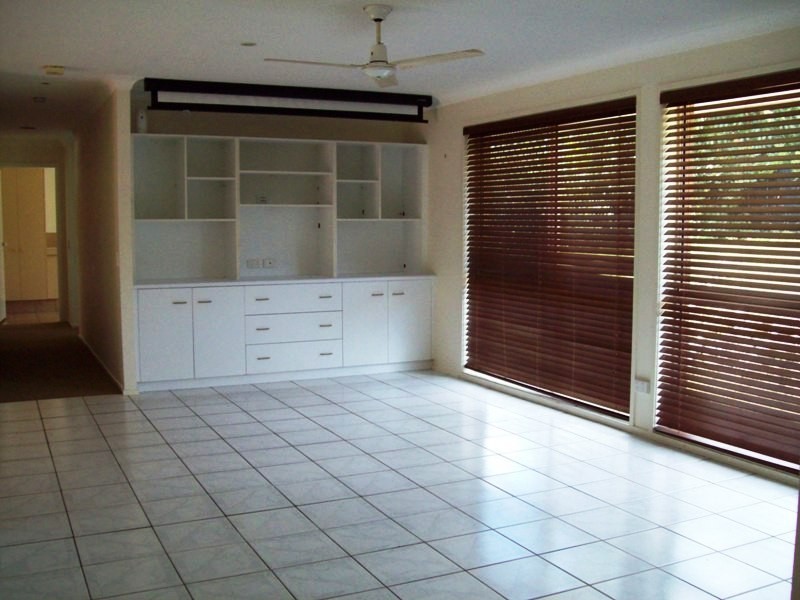 32 WALKER DR, Worongary QLD 4213