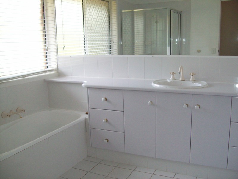 32 WALKER DR, Worongary QLD 4213