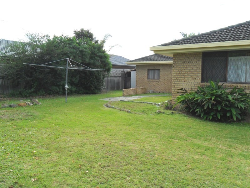 8 ARCADIA AVE, Mermaid Waters QLD 4218