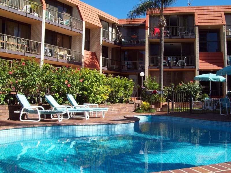 6/21 OLD BURLEIGH RD, Surfers Paradise QLD 4217