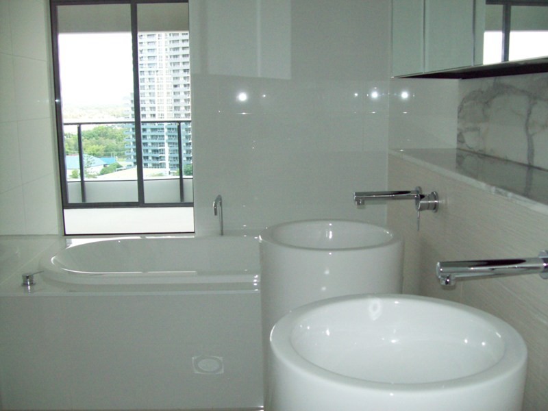 1 ORACLE BLVD, Broadbeach QLD 4218