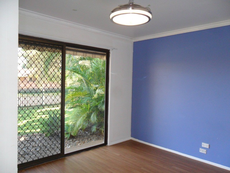 5 Launch Rd, Mermaid Waters QLD 4218