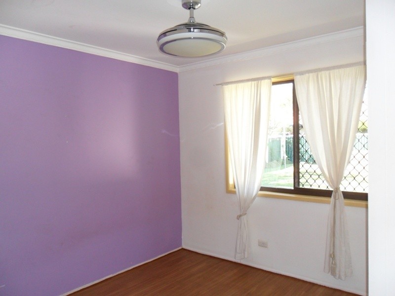 5 Launch Rd, Mermaid Waters QLD 4218