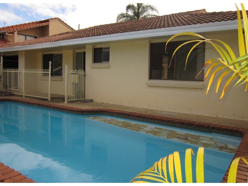 11 MONTEREY CRT, Broadbeach Waters QLD 4218