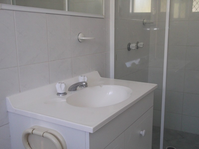 11 MONTEREY CRT, Broadbeach Waters QLD 4218