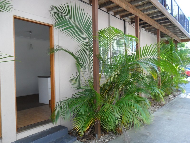 34 ARMRICK AVE, Broadbeach QLD 4218