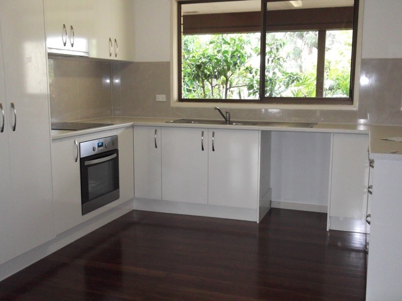 8 MIDSHIPMAN CRT, Paradise Waters QLD 4217