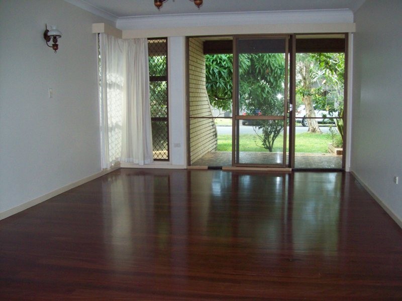 8 MIDSHIPMAN CRT, Paradise Waters QLD 4217