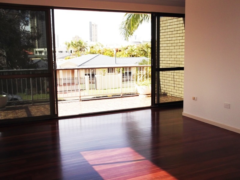 8 MIDSHIPMAN CRT, Paradise Waters QLD 4217