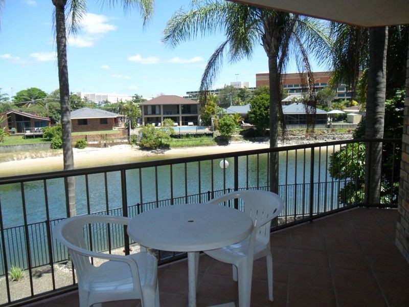 33 SURFERS AVE, Mermaid Beach QLD 4218