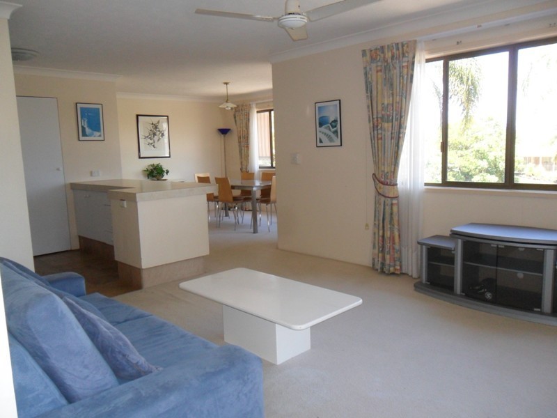 33 SURFERS AVE, Mermaid Beach QLD 4218